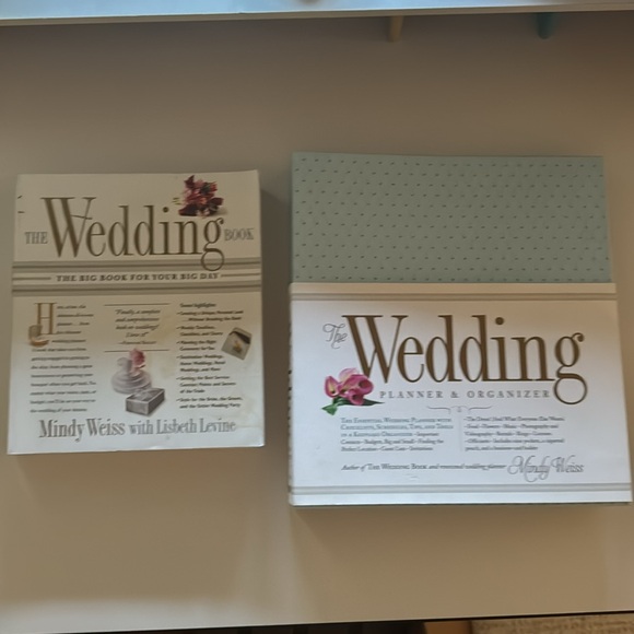 Mindy Weiss Wedding Planner & Organizer and Wedding Book. New. Plus cards. - Picture 2 of 10